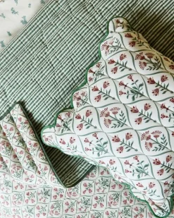 Carolyn Donnelly Eclectic Scallop Quilt Cusion